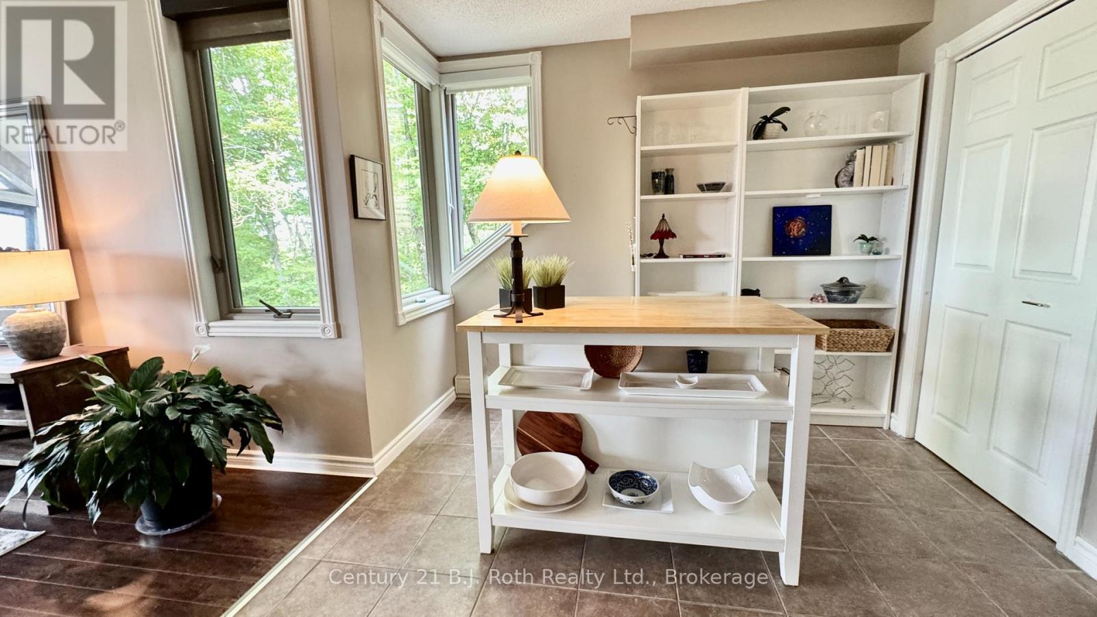 331 Grandview Hilltop Drive, Huntsville (Chaffey), Ontario  P1H 2J5 - Photo 8 - X12319213