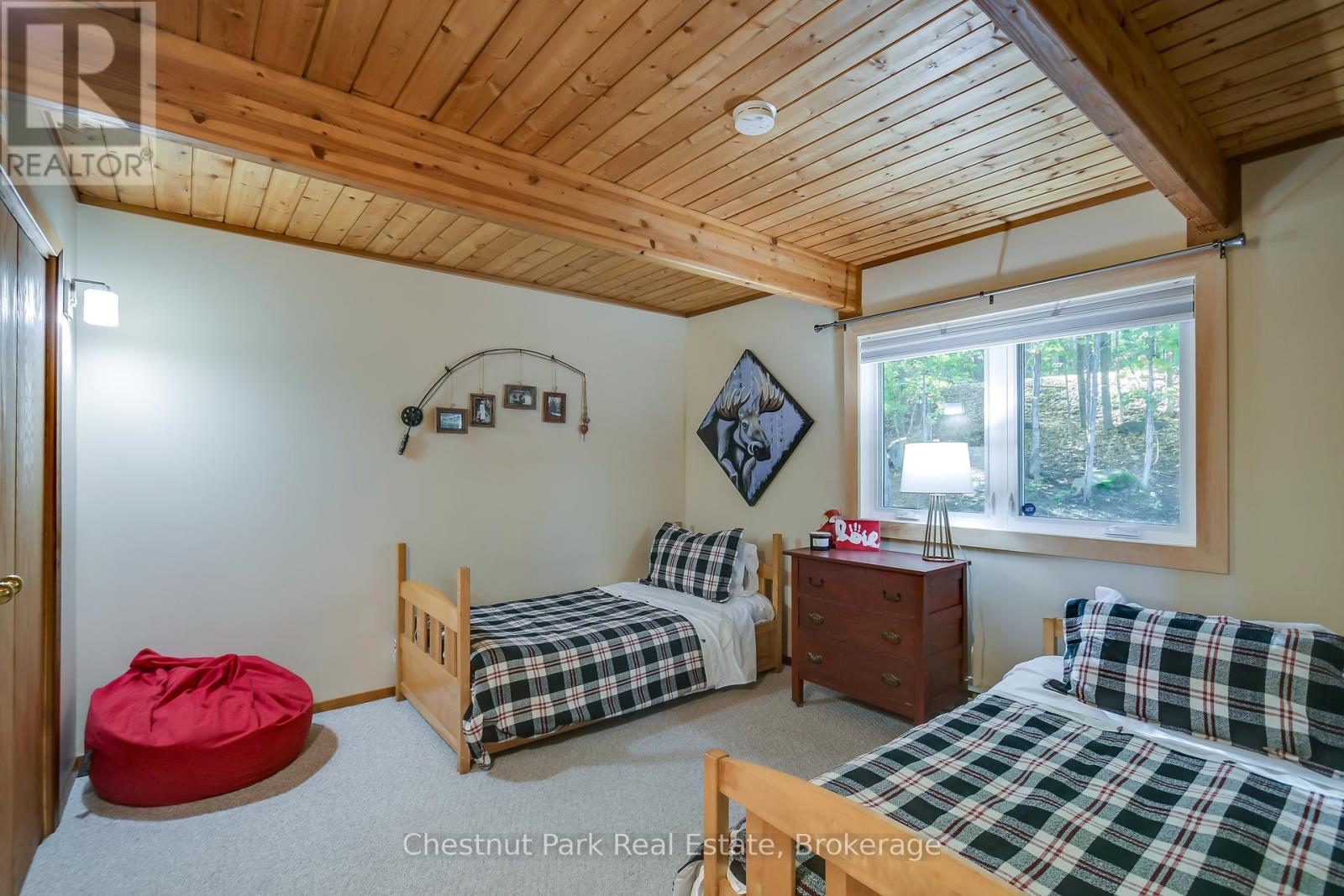 1033 Point Ideal Road, Lake Of Bays, Ontario  P0A 1H0 - Photo 18 - X12319235