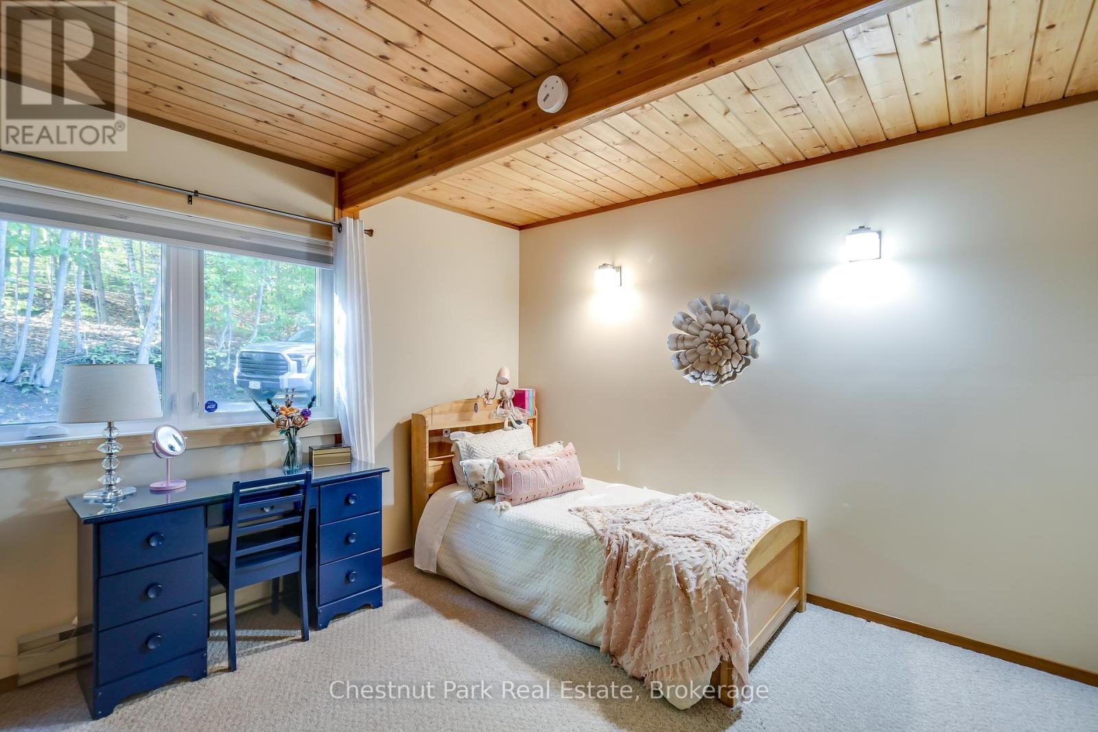 1033 Point Ideal Road, Lake Of Bays, Ontario  P0A 1H0 - Photo 17 - X12319235