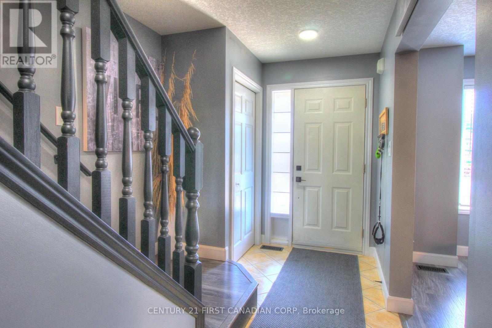 23 - 1920 Marconi Boulevard, London East, Ontario  N5V 4X8 - Photo 4 - X12315652
