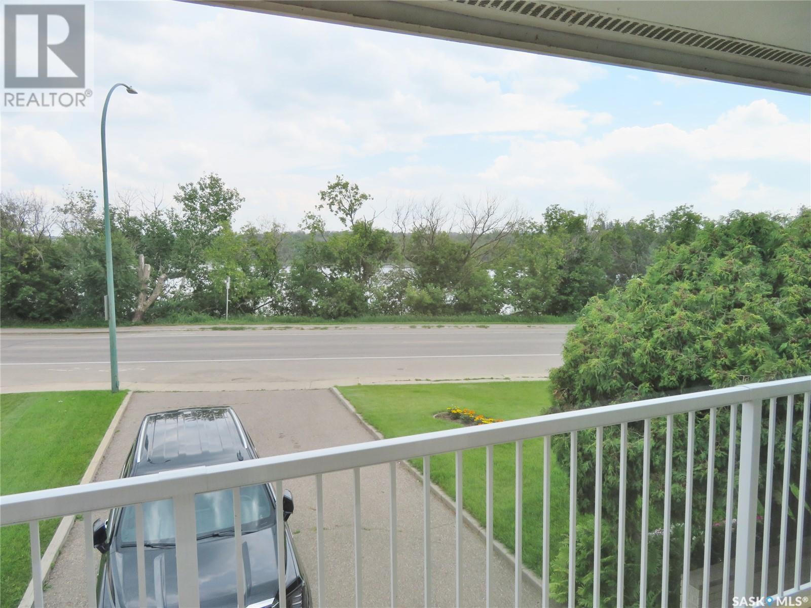 Property at 2113 Spadina CRESCENT E image 3