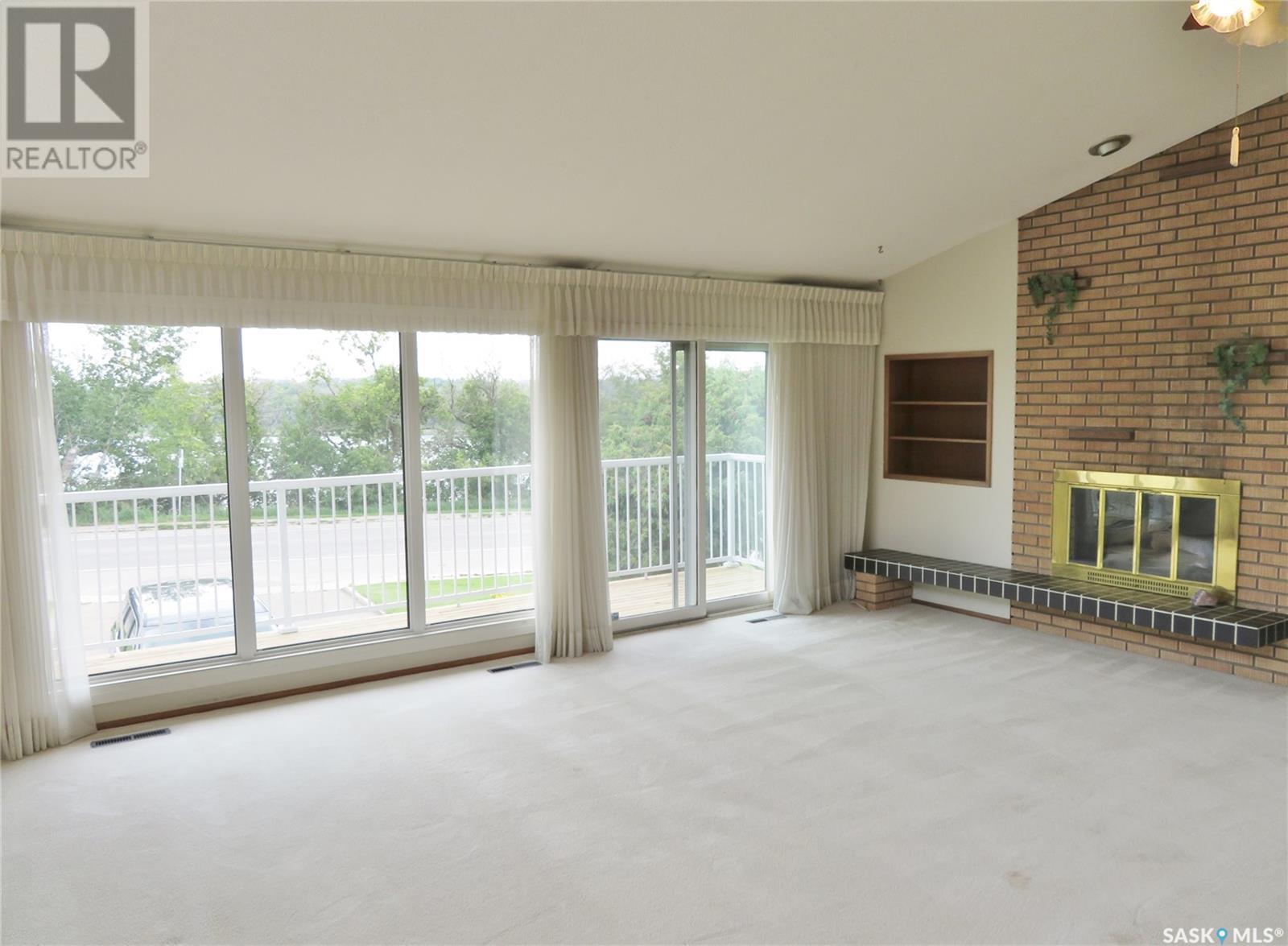 Property at 2113 Spadina CRESCENT E image 2