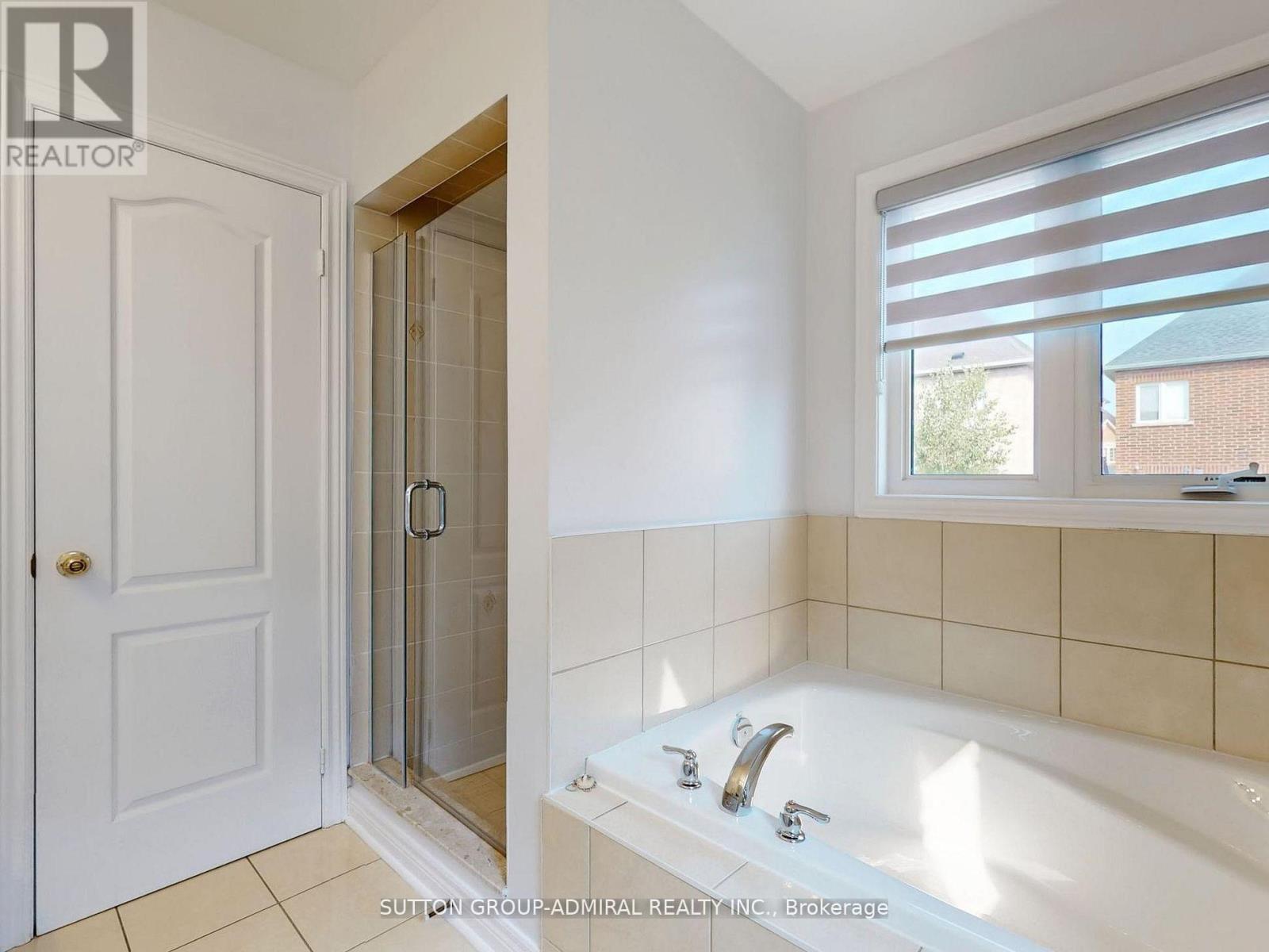 25 D'eva Drive, Vaughan, Ontario  L4J 0E7 - Photo 24 - N12319125