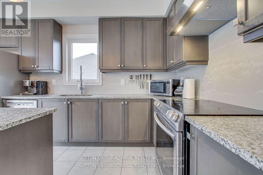 26 Oakmont Avenue, Oro-Medonte, Ontario  L0L 2L0 - Photo 14 - S12319169