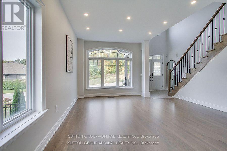 26 Oakmont Avenue, Oro-Medonte, Ontario  L0L 2L0 - Photo 9 - S12319169