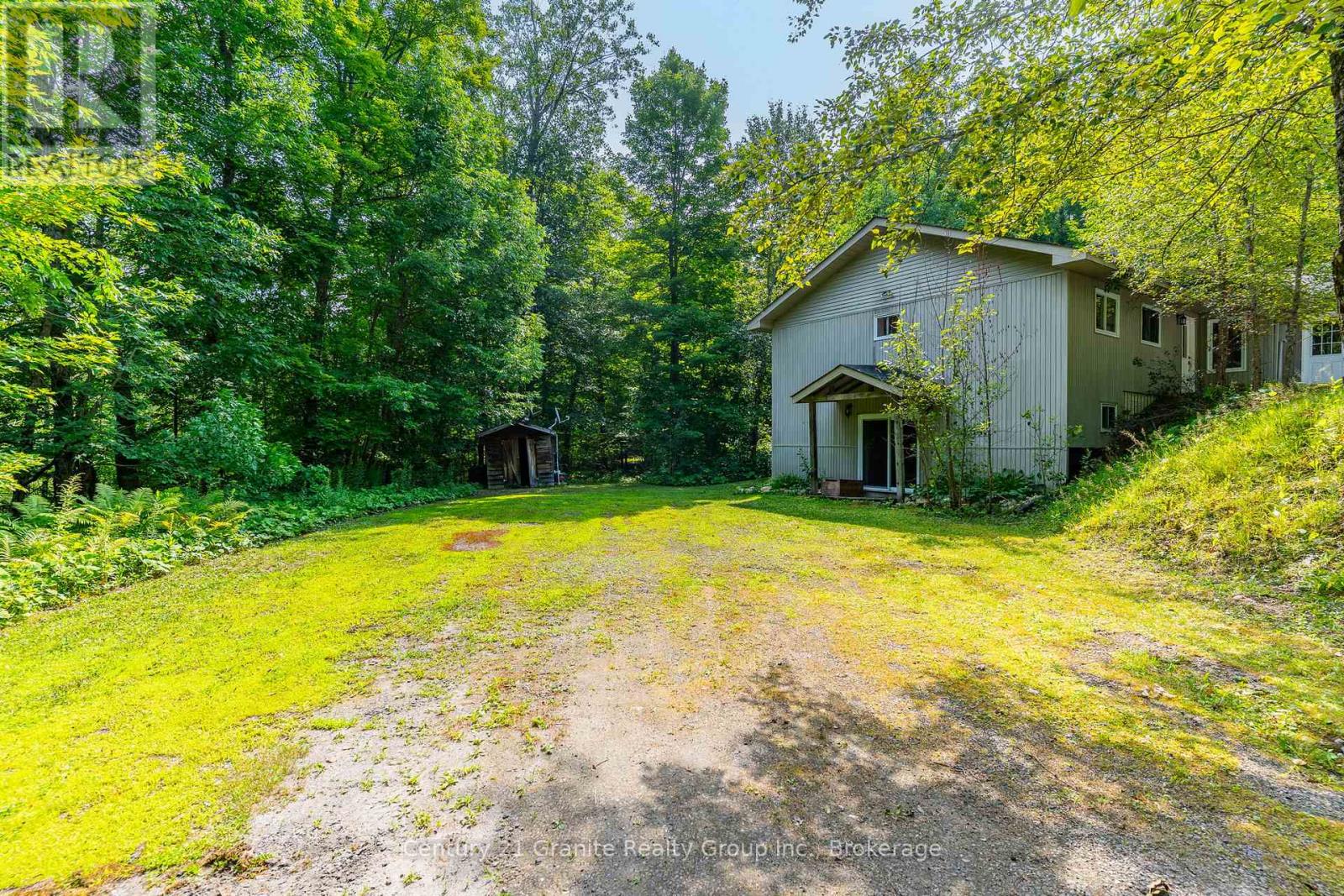 1029 Wigamog Road, Minden Hills, Ontario  K0M 1S0 - Photo 47 - X12319307