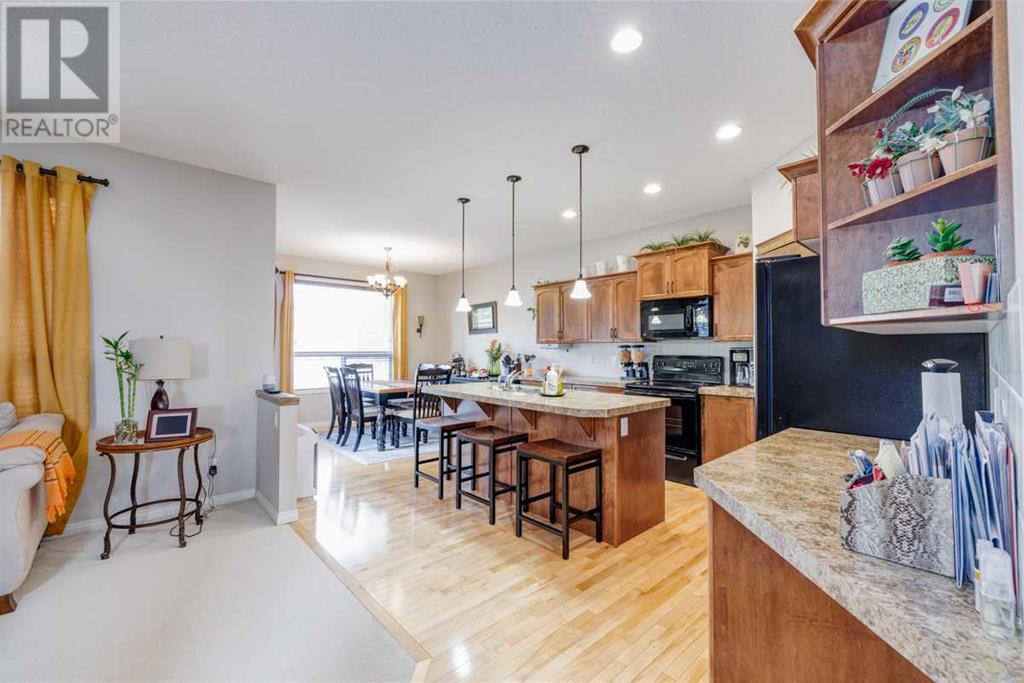 Property at 7 Royal Oak Circle NW image 5