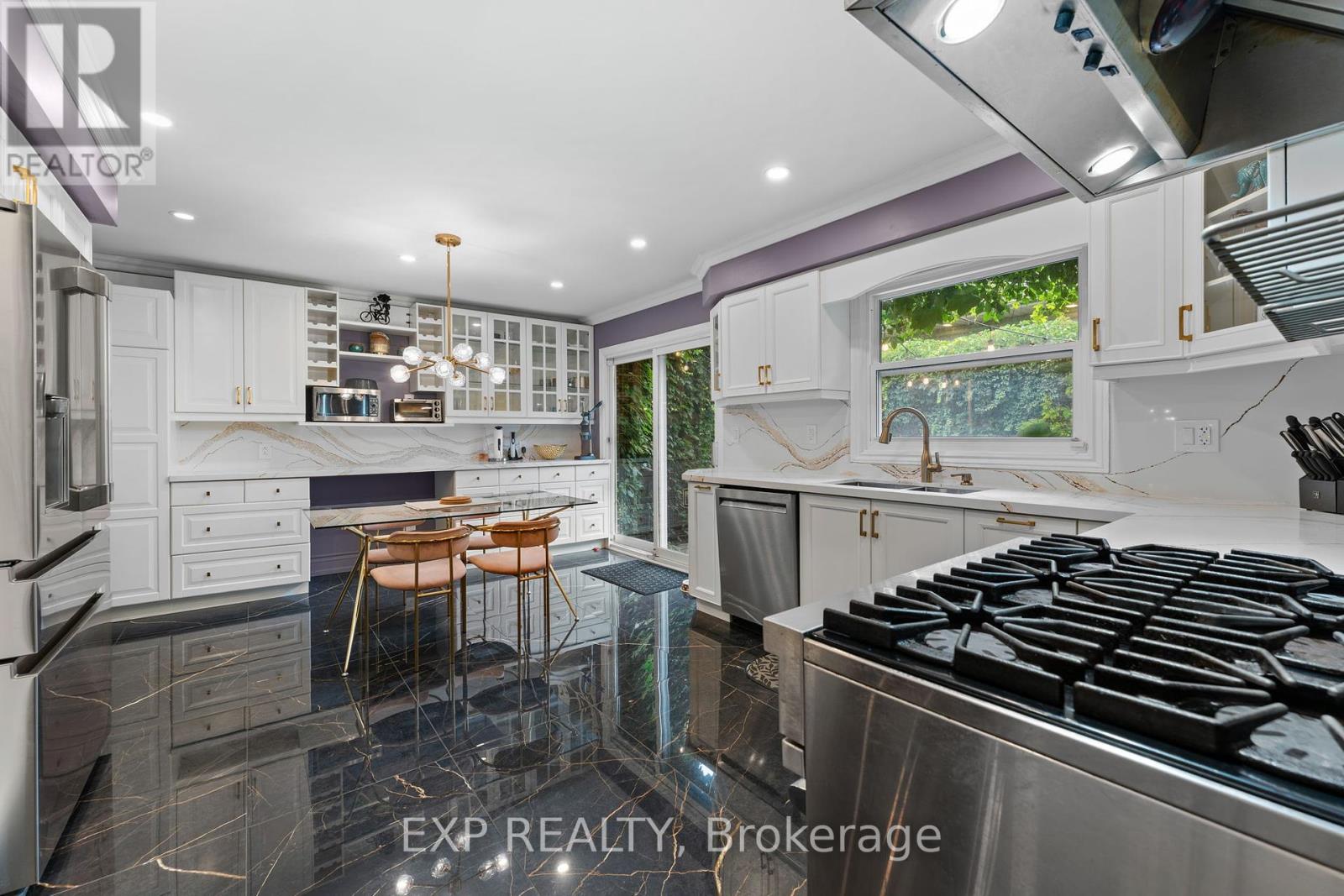 1004 Caldwell Avenue, Mississauga, Ontario  L5H 1Z3 - Photo 11 - W12319182