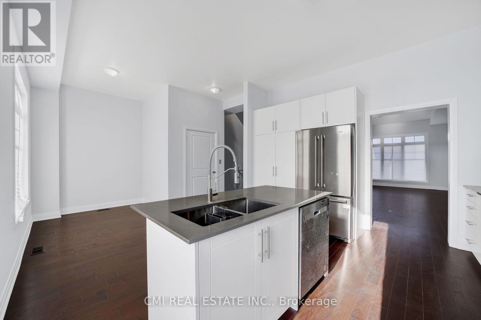 2122 Royal Gala Circle, Mississauga, Ontario  L4Y 0H2 - Photo 7 - W12319253