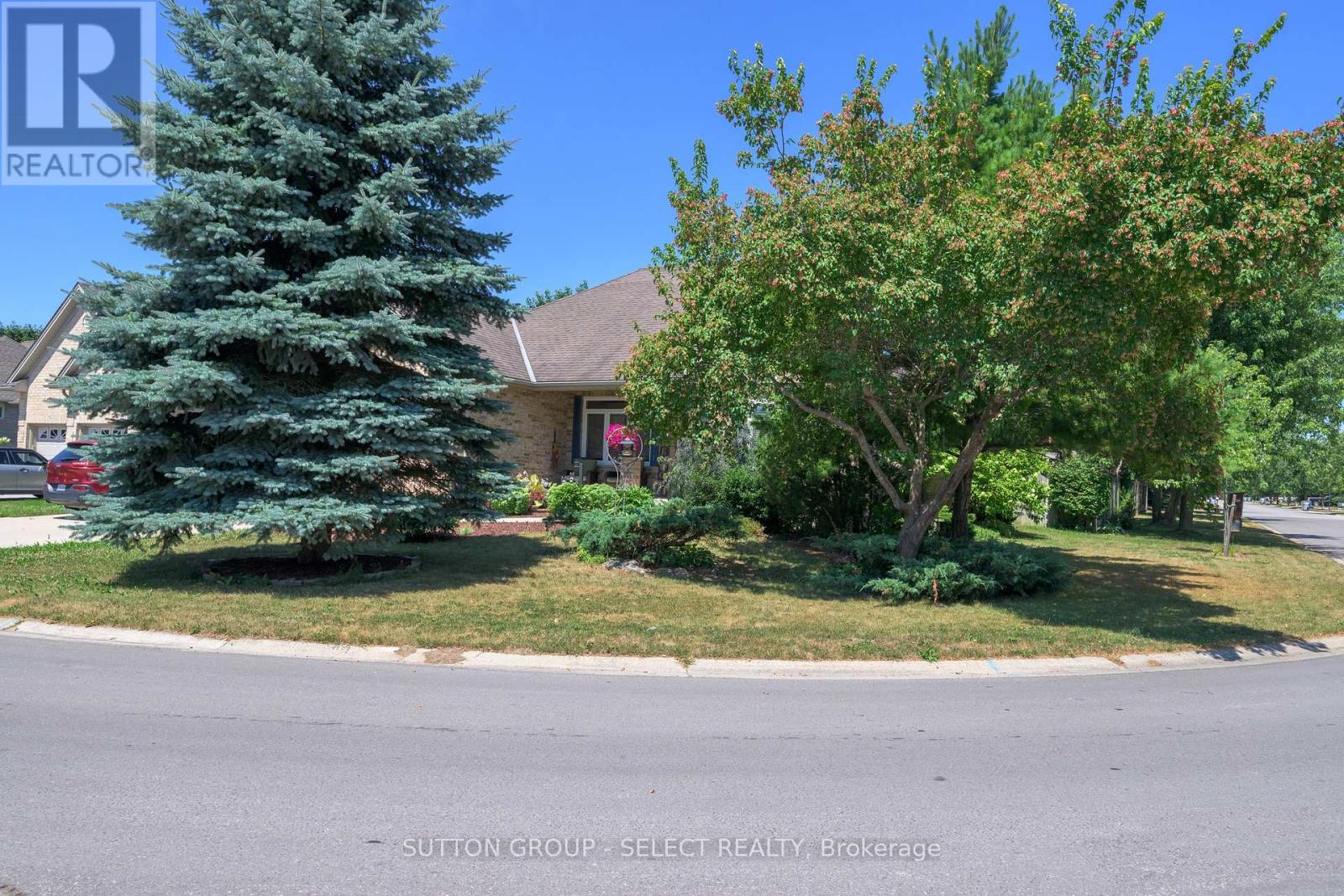 109 Willow Ridge, Middlesex Centre, Ontario  N0M 2A0 - Photo 2 - X12319299