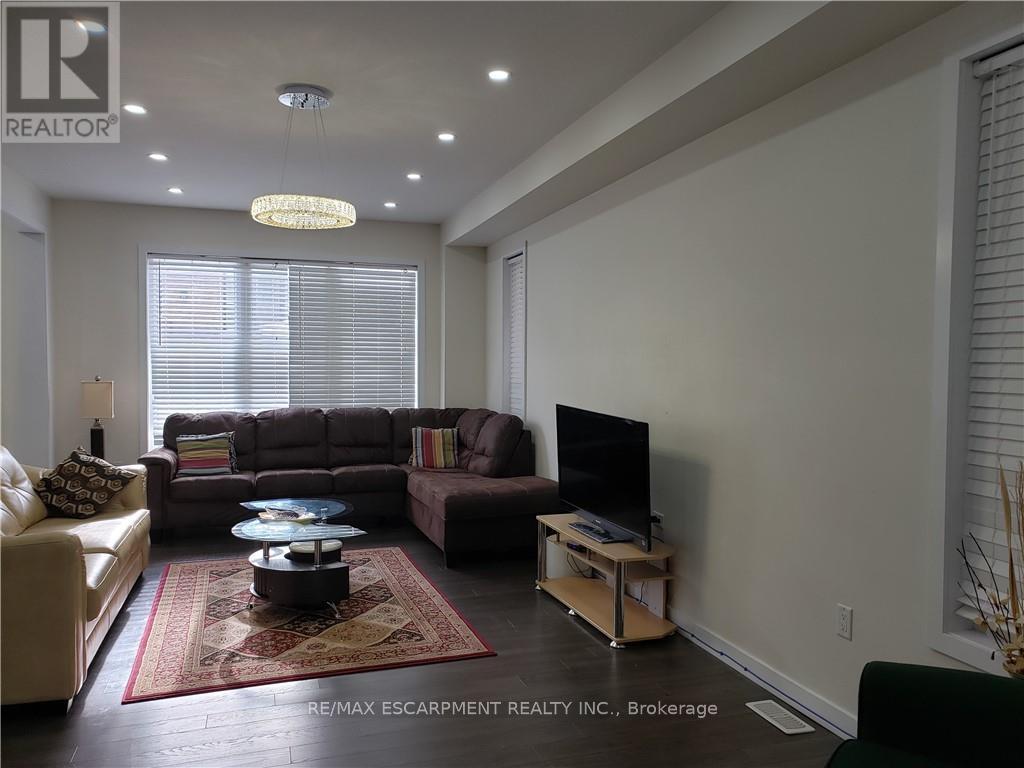 36 Aldgate Avenue, Hamilton, Ontario  L8J 1X5 - Photo 6 - X12319275