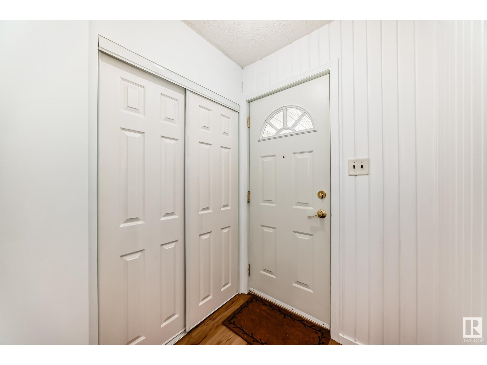 Property at 15106 114A ST NW image 4