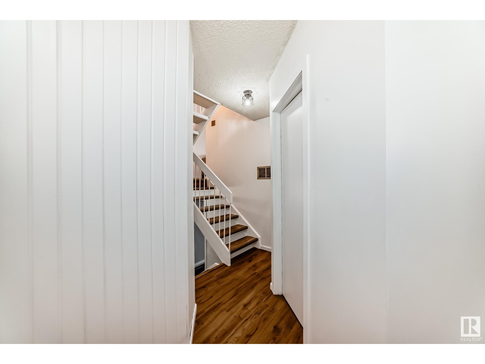 Property at 15106 114A ST NW image 5