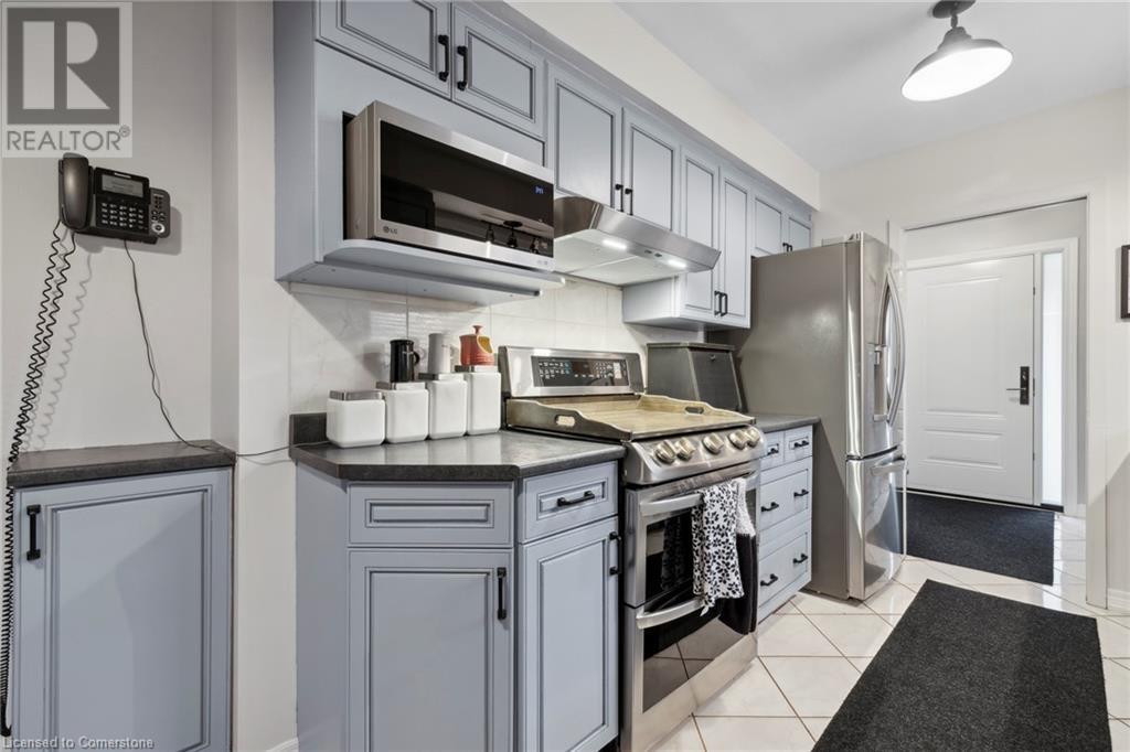 Property at 93 WILLOWRIDGE Road image 4