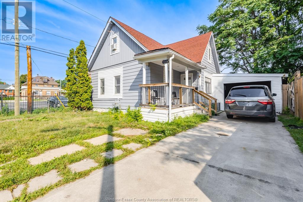 868 Tuscarora, Windsor, Ontario  N9A 3M8 - Photo 3 - 25019501