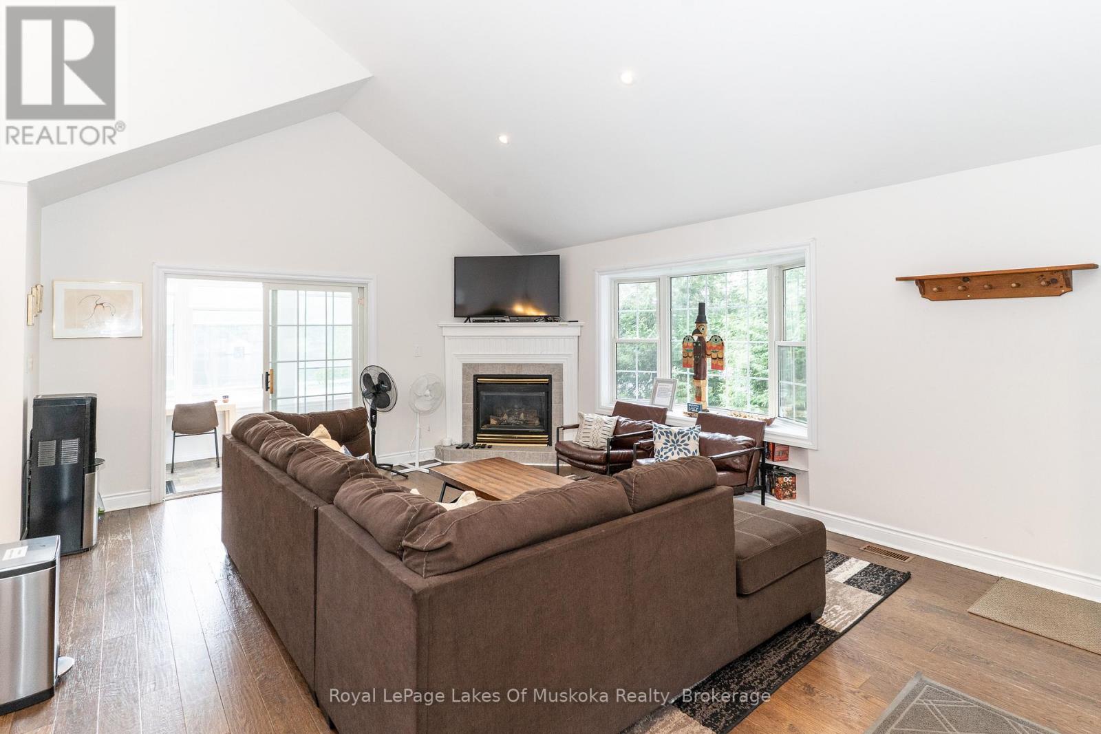 Property at 49 PINETREE ROAD image 2