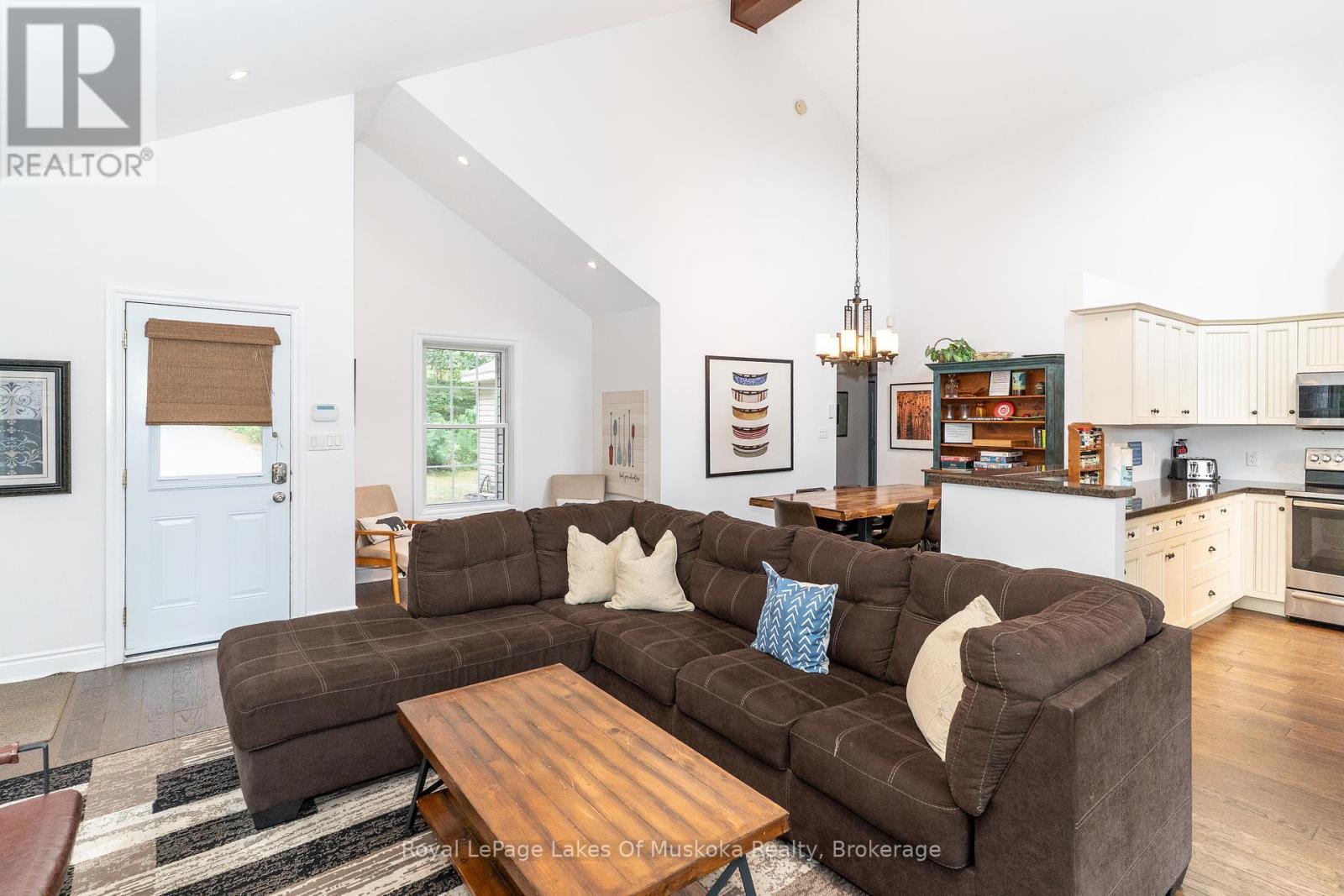 Property at 49 PINETREE ROAD image 4