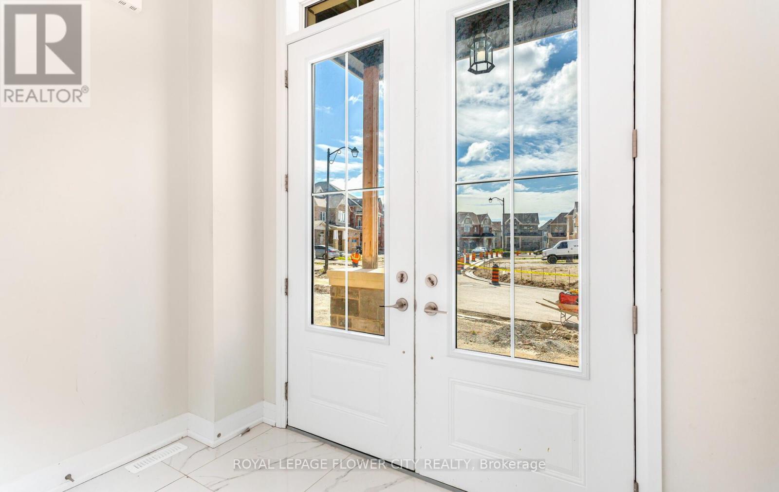 Property at 44 ROYAL FERN CRESCENT image 5