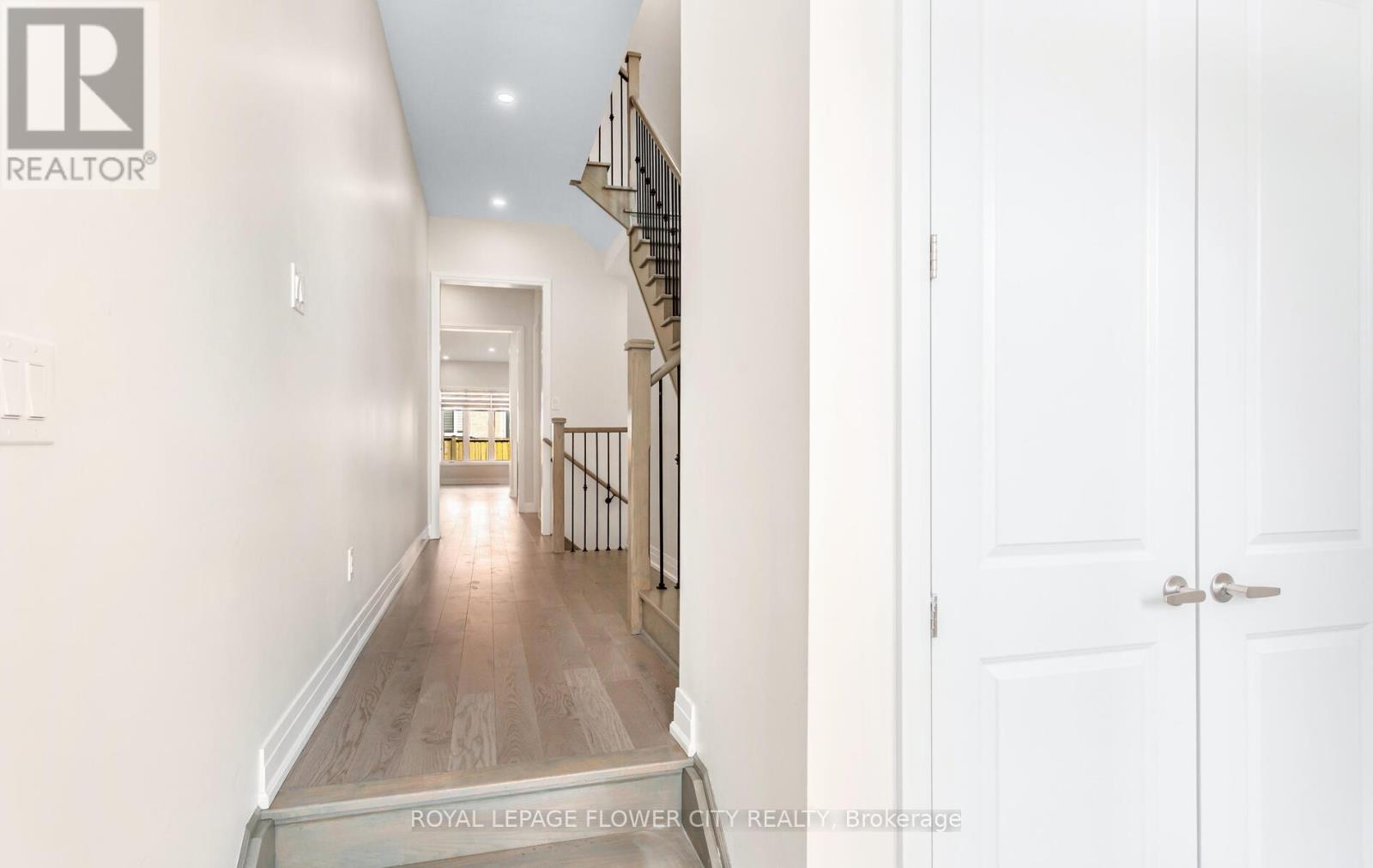 44 Royal Fern Crescent, Caledon, Ontario  L7C 4H1 - Photo 6 - W12313085