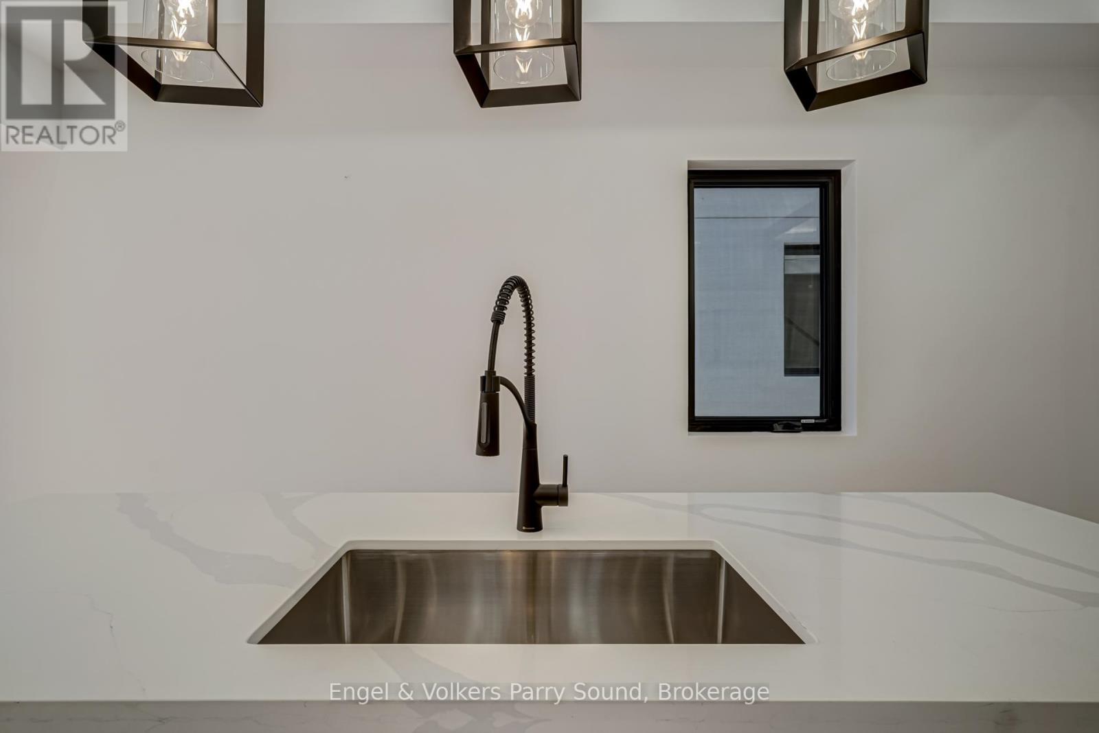 230 Willow Avenue, Toronto, Ontario  M4E 3K7 - Photo 12 - E12319421