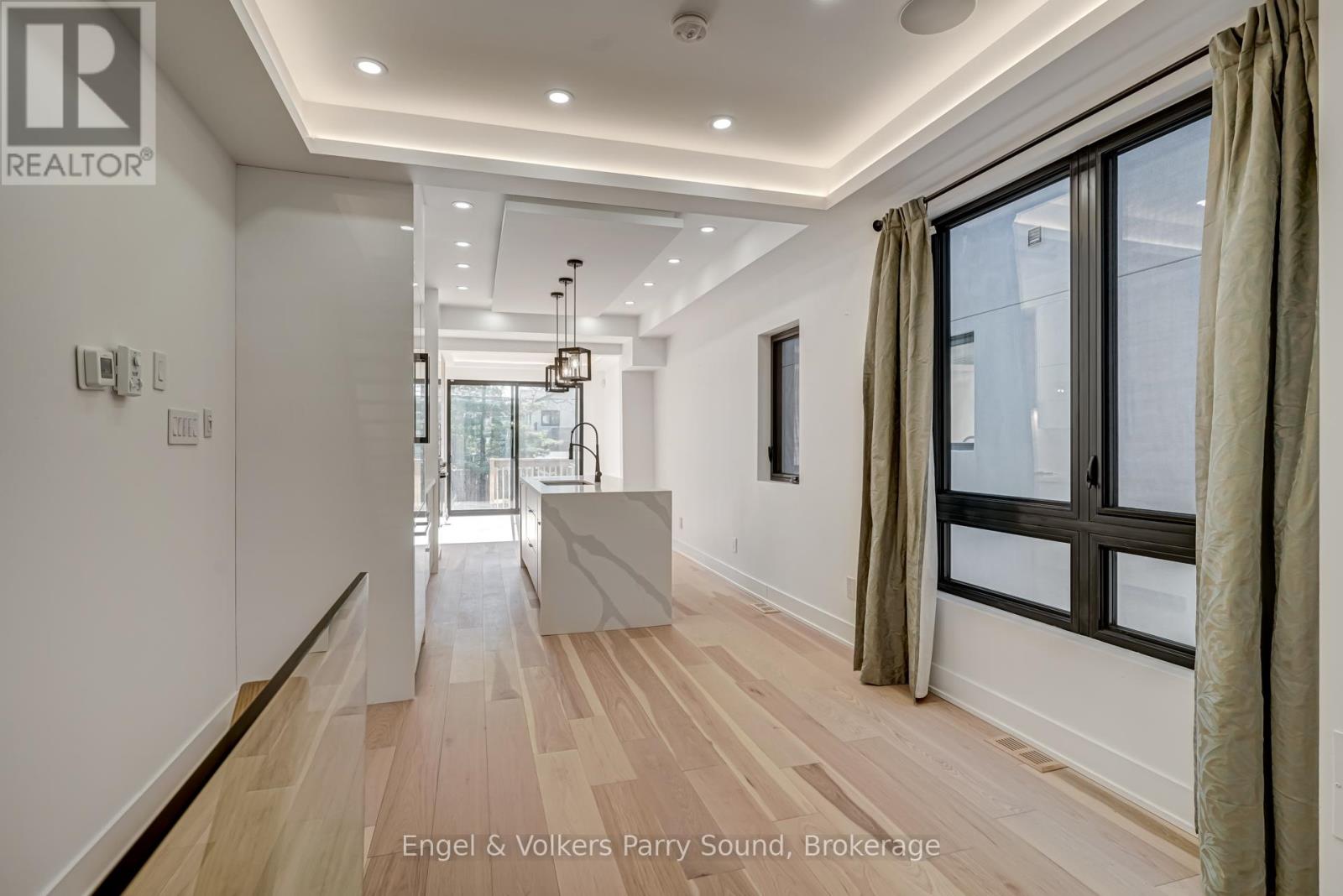 230 Willow Avenue, Toronto, Ontario  M4E 3K7 - Photo 6 - E12319421