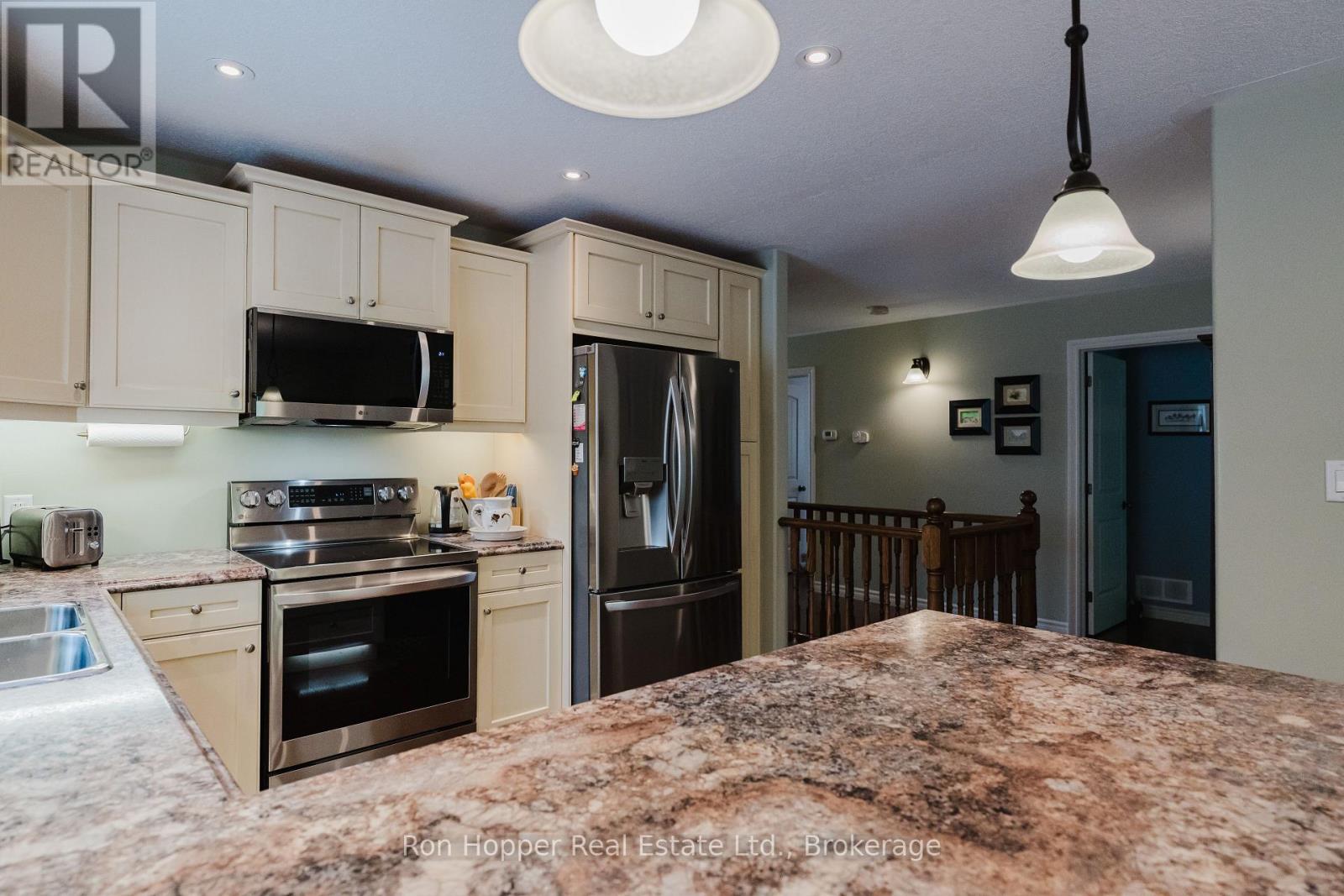 217 2nd Street W, Owen Sound, Ontario  N4K 0A6 - Photo 14 - X12319464
