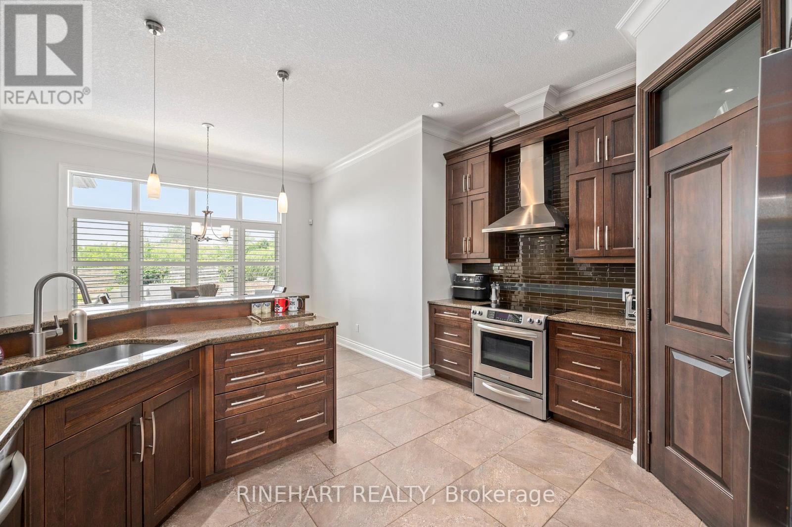 6968 Clayton Walk, London South, Ontario  N6P 0B2 - Photo 14 - X12319452