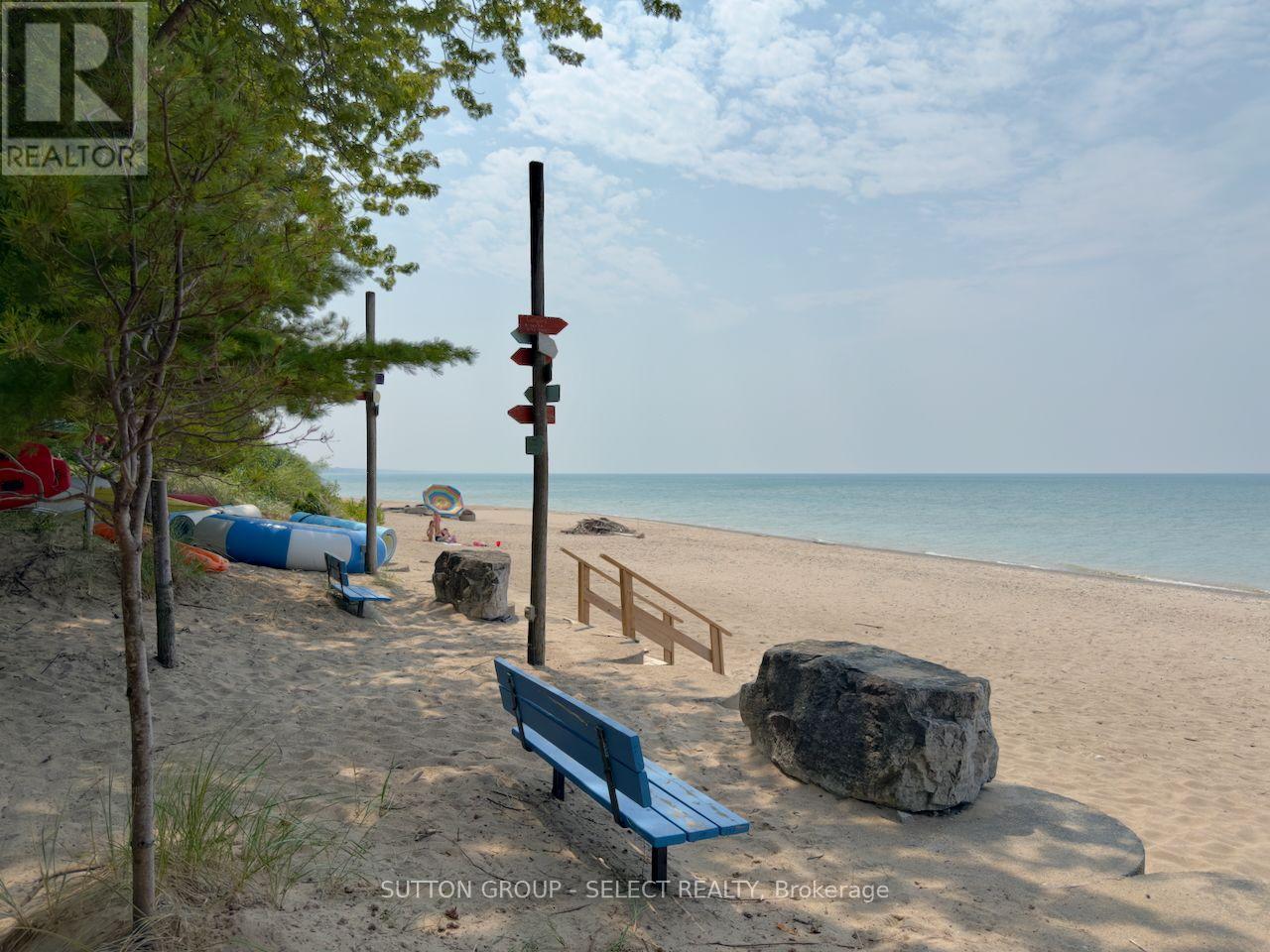 10 Caribbean Lane, Bluewater, Ontario  N0M 1N0 - Photo 11 - X12319558