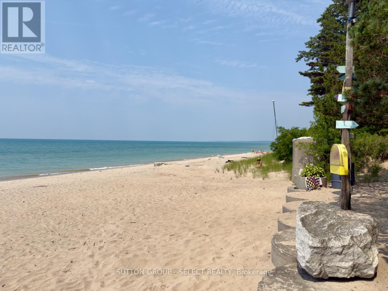 10 Caribbean Lane, Bluewater, Ontario  N0M 1N0 - Photo 12 - X12319558