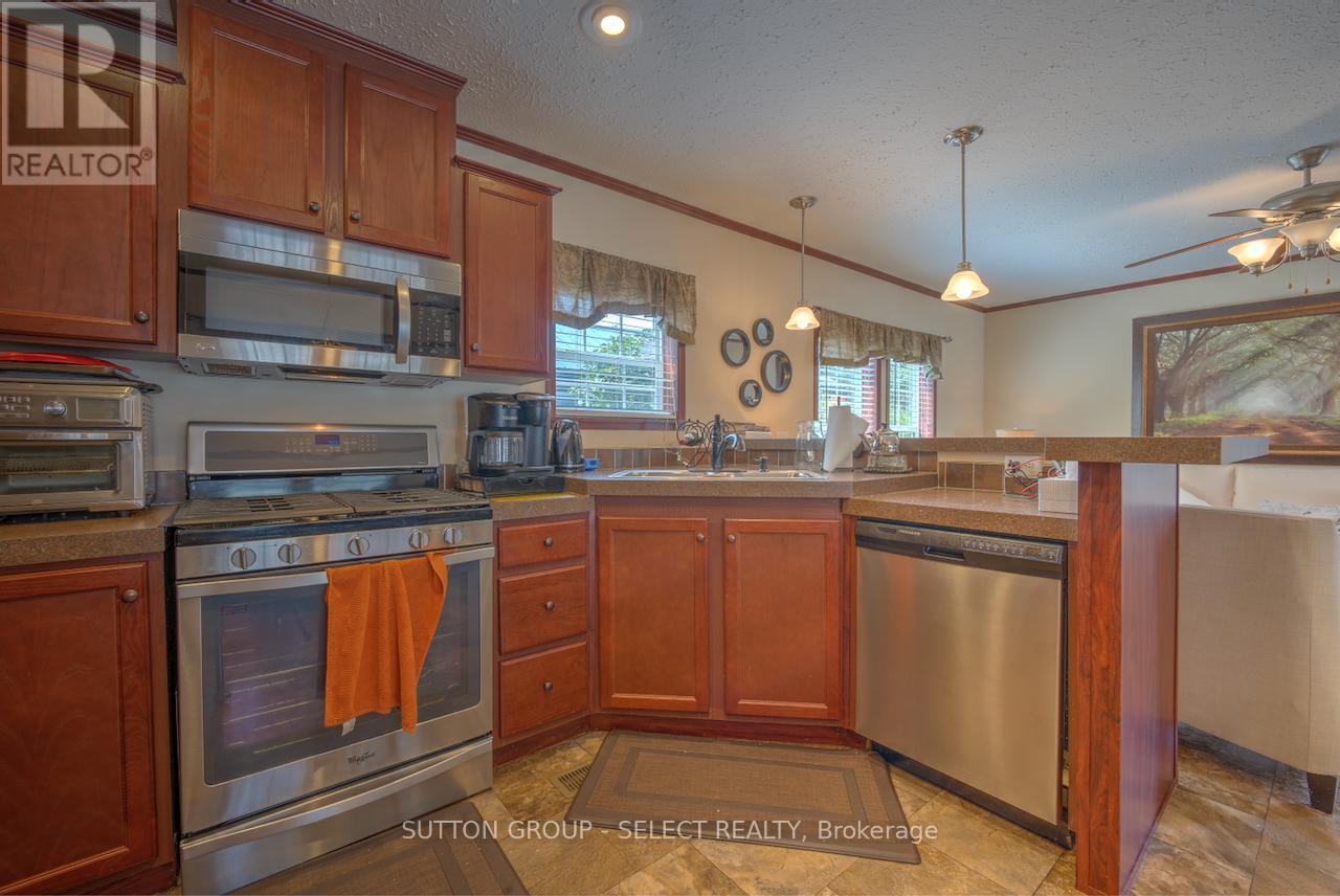 10 Caribbean Lane, Bluewater, Ontario  N0M 1N0 - Photo 18 - X12319558