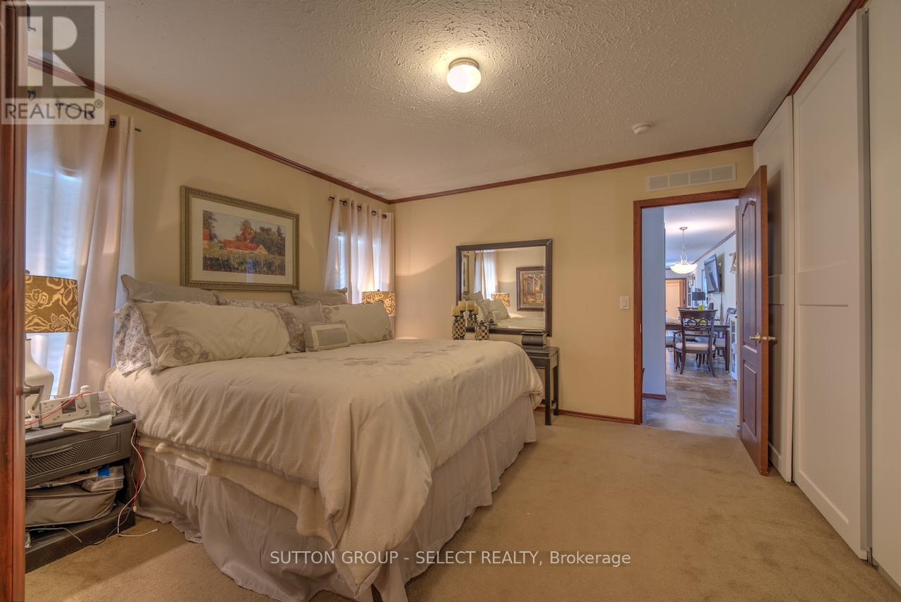 10 Caribbean Lane, Bluewater, Ontario  N0M 1N0 - Photo 22 - X12319558