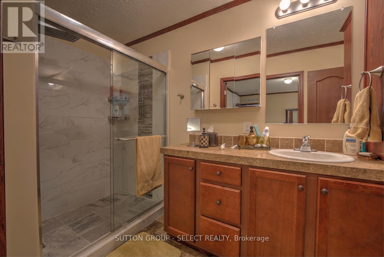 10 Caribbean Lane, Bluewater, Ontario  N0M 1N0 - Photo 25 - X12319558