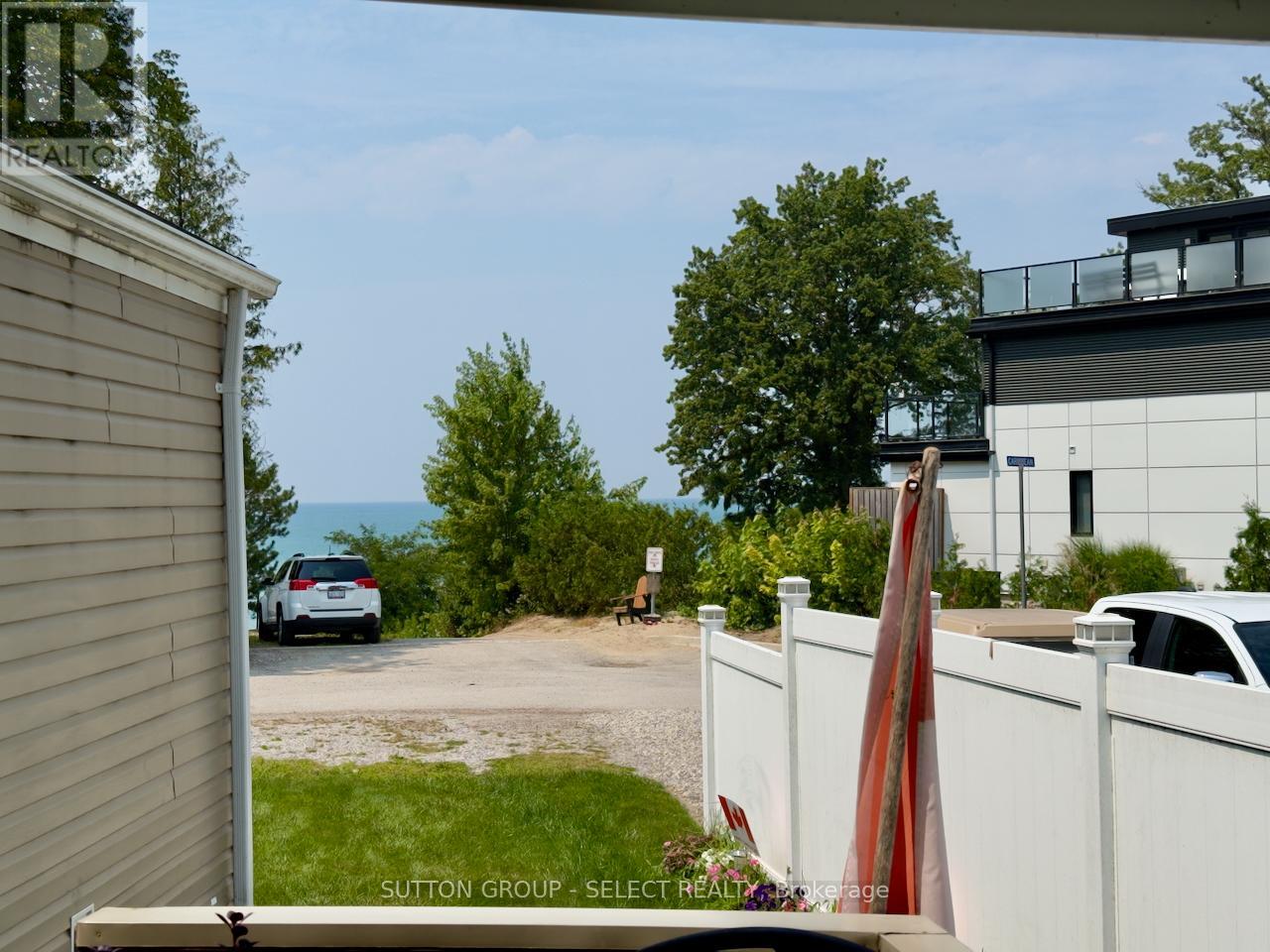 10 Caribbean Lane, Bluewater, Ontario  N0M 1N0 - Photo 7 - X12319558