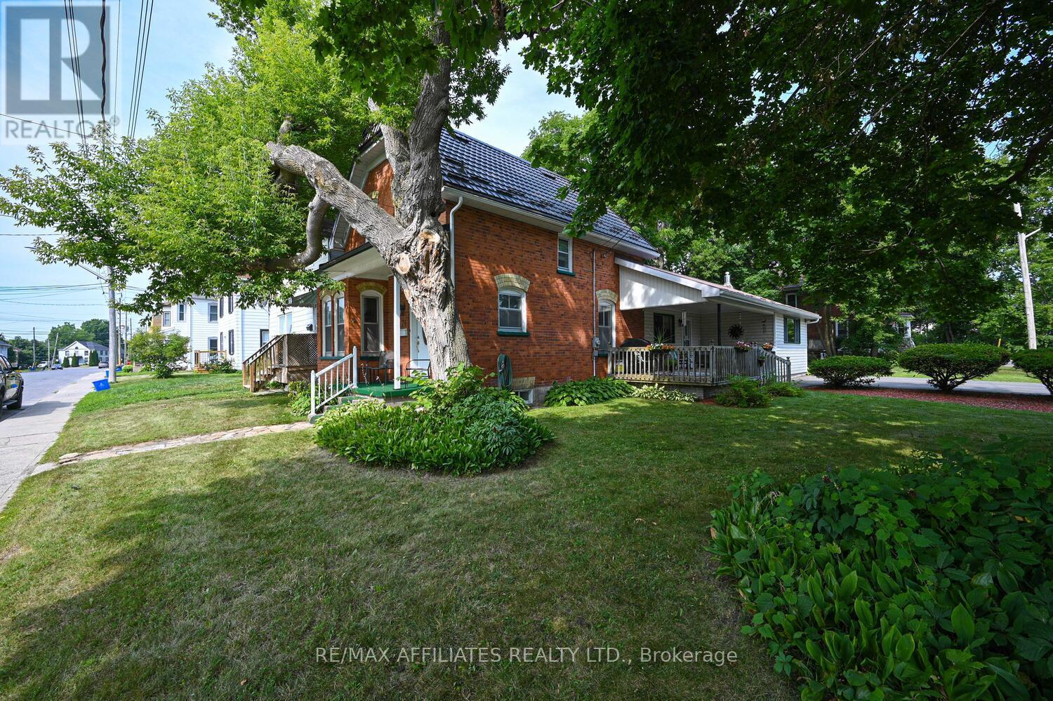 Property at 74 WILLIAM STREET E image 1