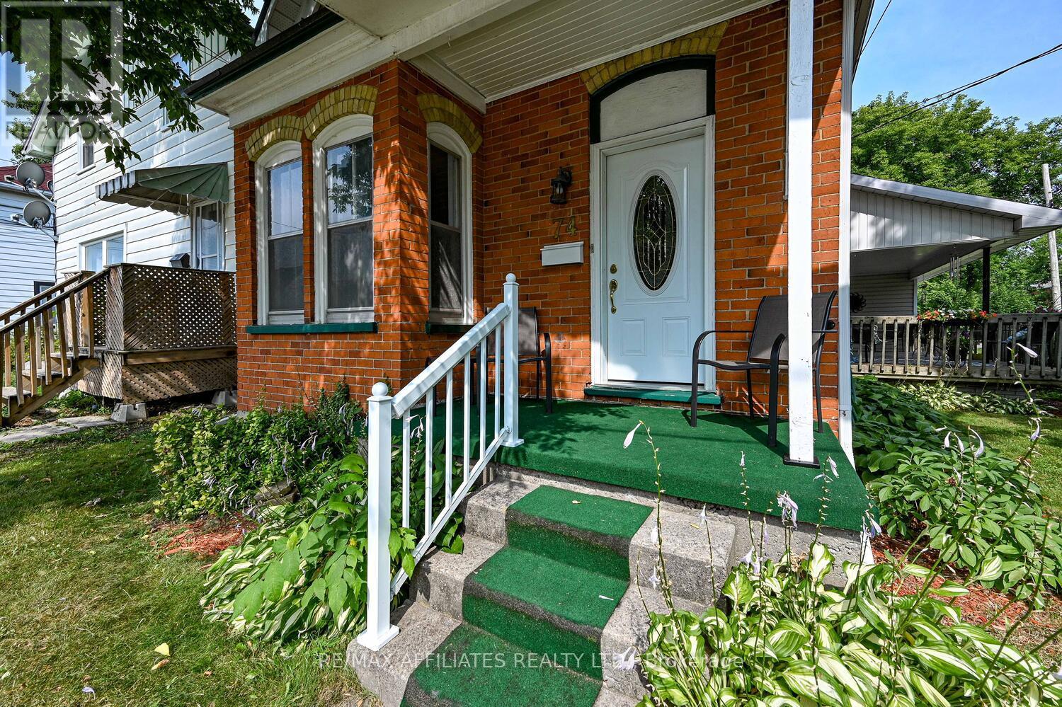 Property at 74 WILLIAM STREET E image 2