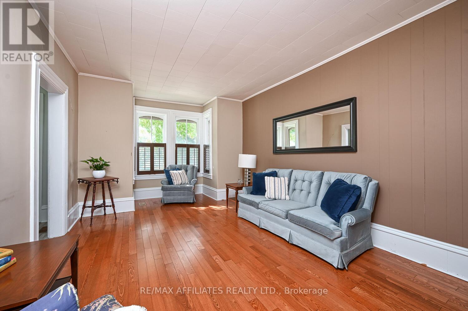 Property at 74 WILLIAM STREET E image 5