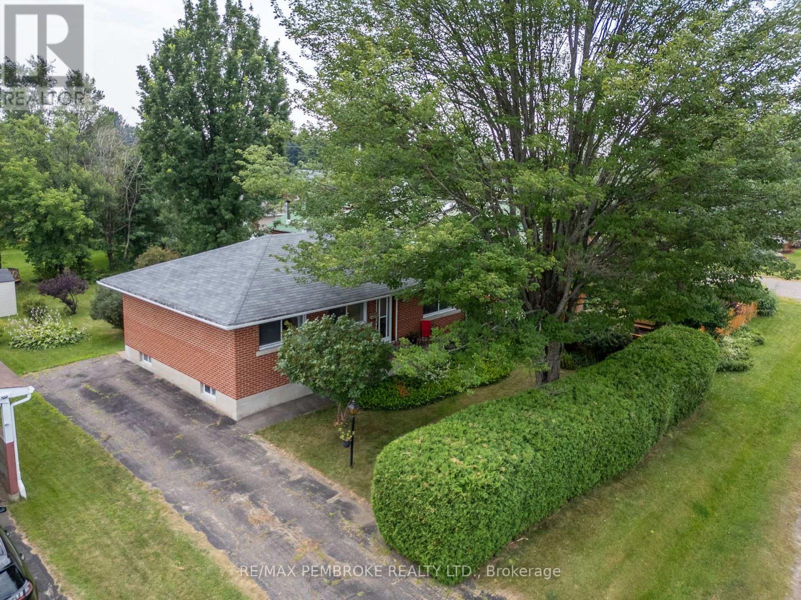 500 Herbert Street, Pembroke, Ontario  K8A 2Z2 - Photo 40 - X12319491