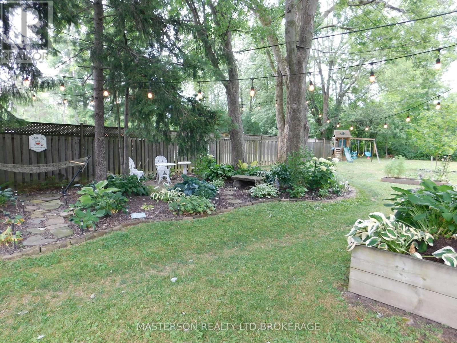1208 Benner Avenue, Fort Erie (Crescent Park), Ontario  L2A 4N7 - Photo 11 - X12319431