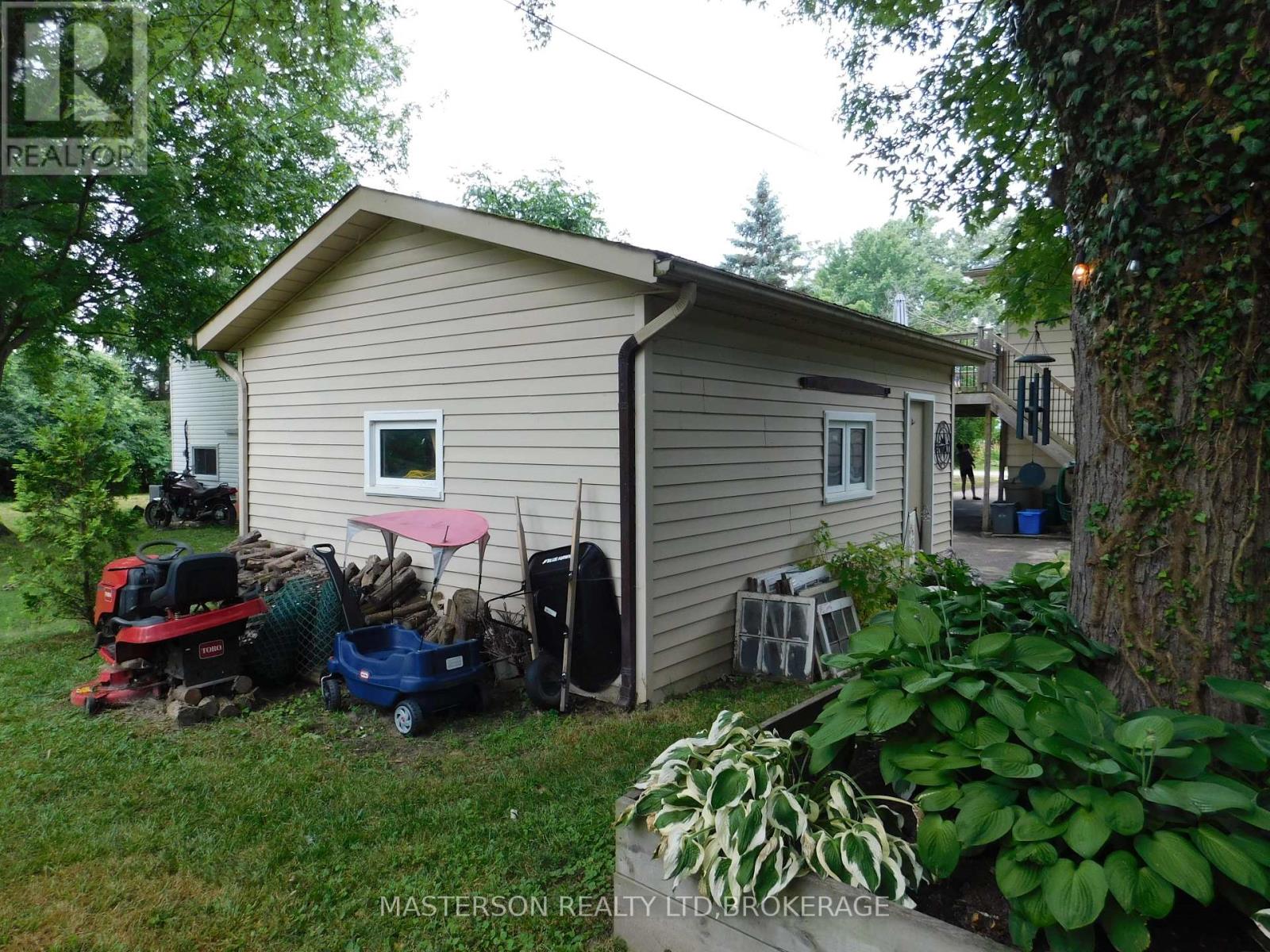 1208 Benner Avenue, Fort Erie (Crescent Park), Ontario  L2A 4N7 - Photo 17 - X12319431