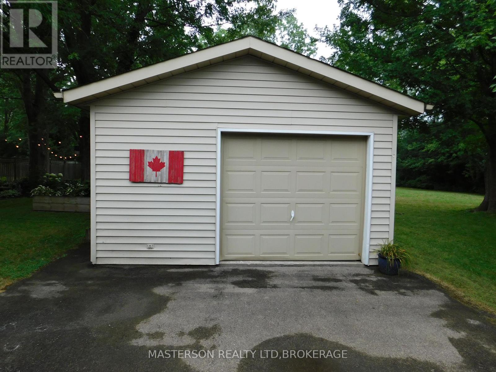 1208 Benner Avenue, Fort Erie (Crescent Park), Ontario  L2A 4N7 - Photo 18 - X12319431