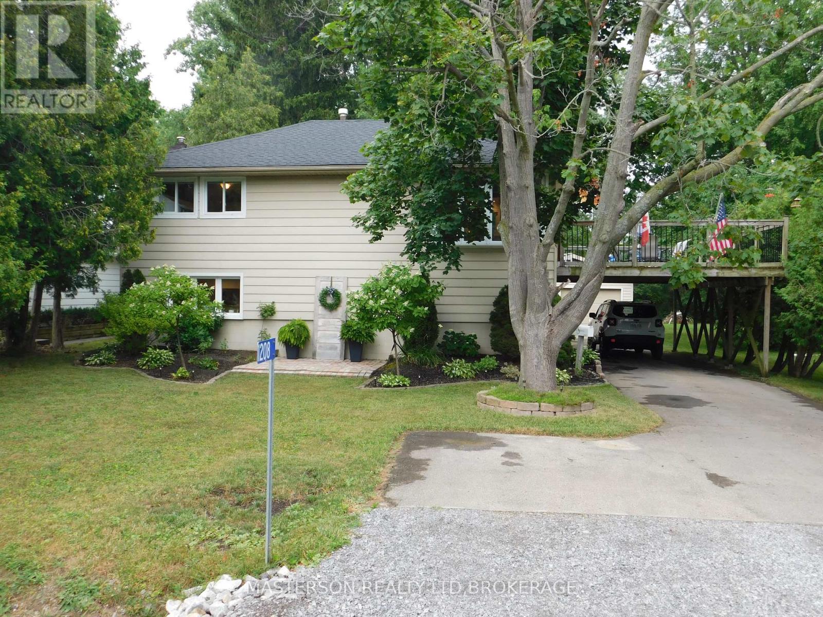 1208 Benner Avenue, Fort Erie (Crescent Park), Ontario  L2A 4N7 - Photo 3 - X12319431