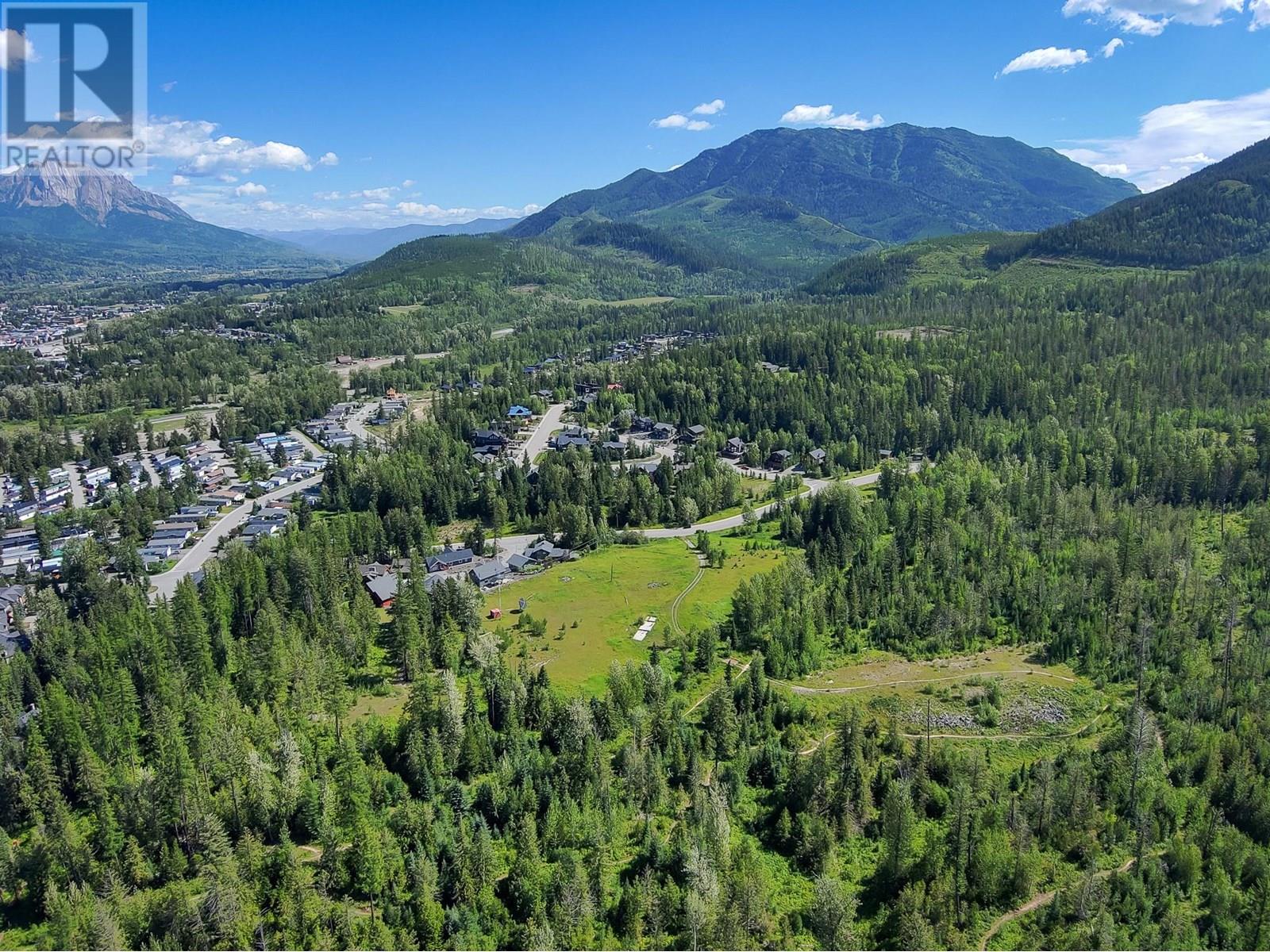 90 Castle Mountain Road, Fernie, British Columbia  V0B 1M4 - Photo 20 - 10358045