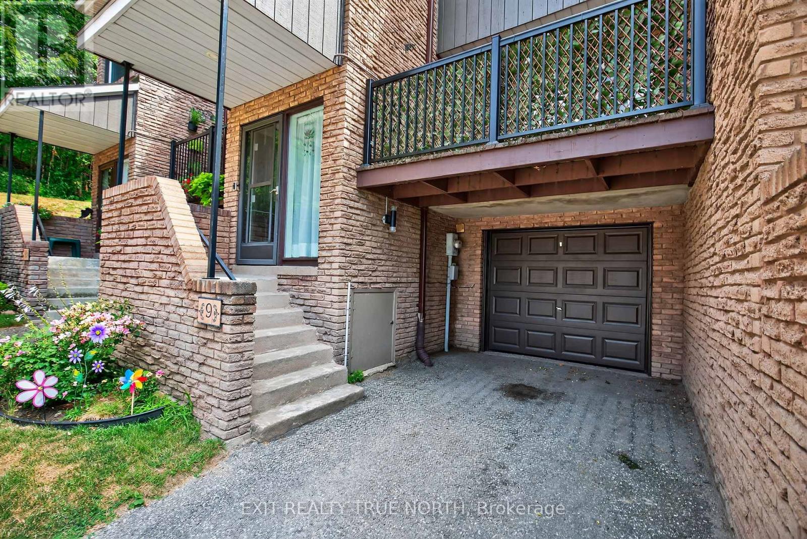 9 - 17 St Vincent Street, Barrie, Ontario  L4M 3Y3 - Photo 2 - S12319295