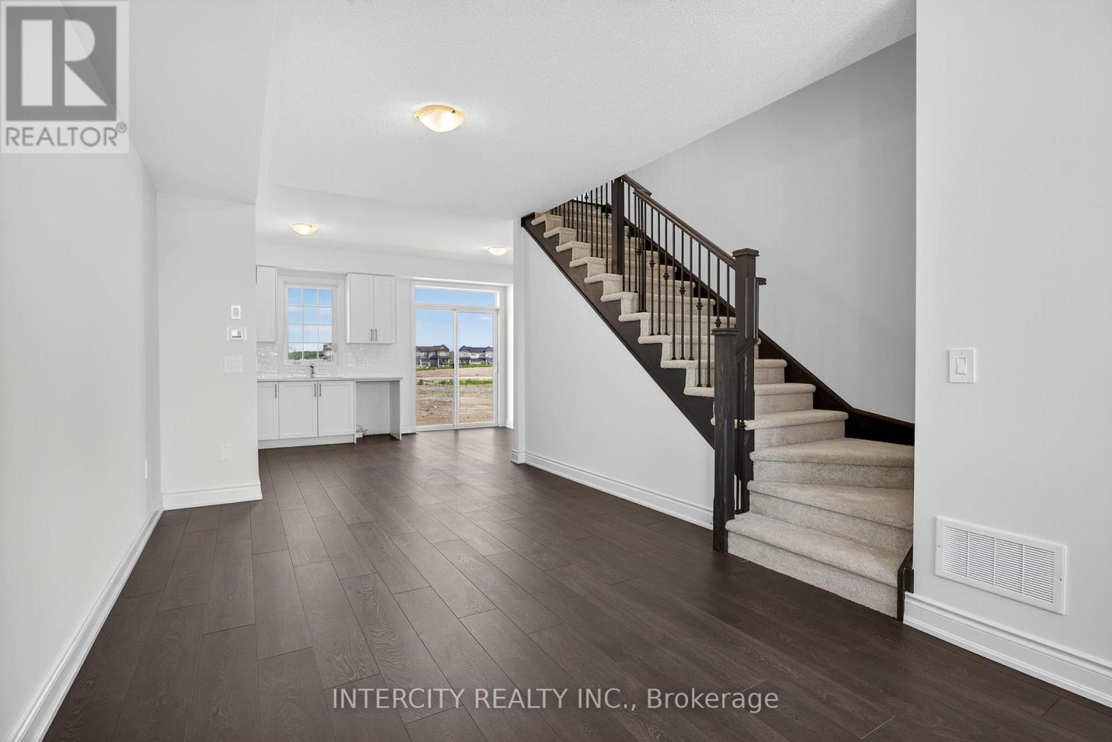 15 Avalon Drive, Wasaga Beach, Ontario  L9R 0M2 - Photo 7 - S12319339