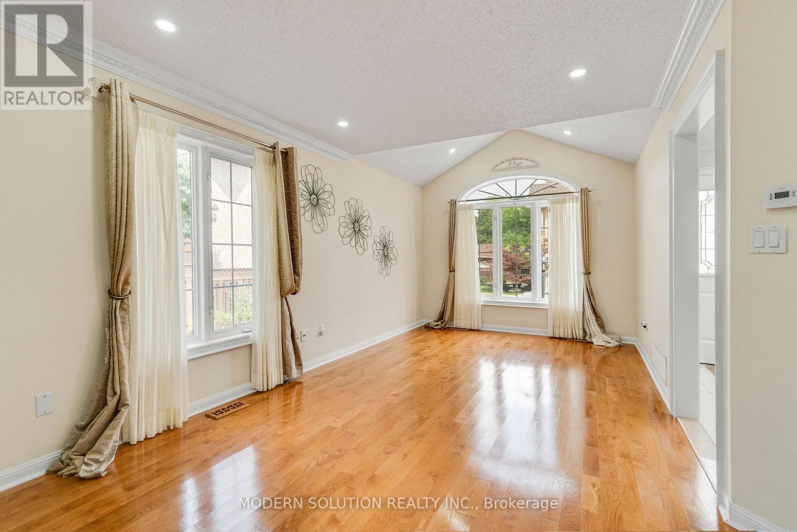6431 Tenth Line W, Mississauga, Ontario  L5N 7J5 - Photo 10 - W12319306