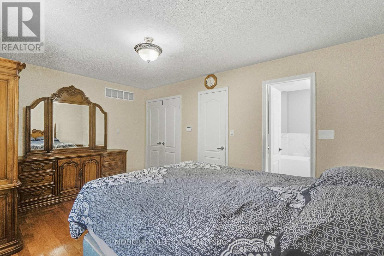 6431 Tenth Line W, Mississauga, Ontario  L5N 7J5 - Photo 23 - W12319306