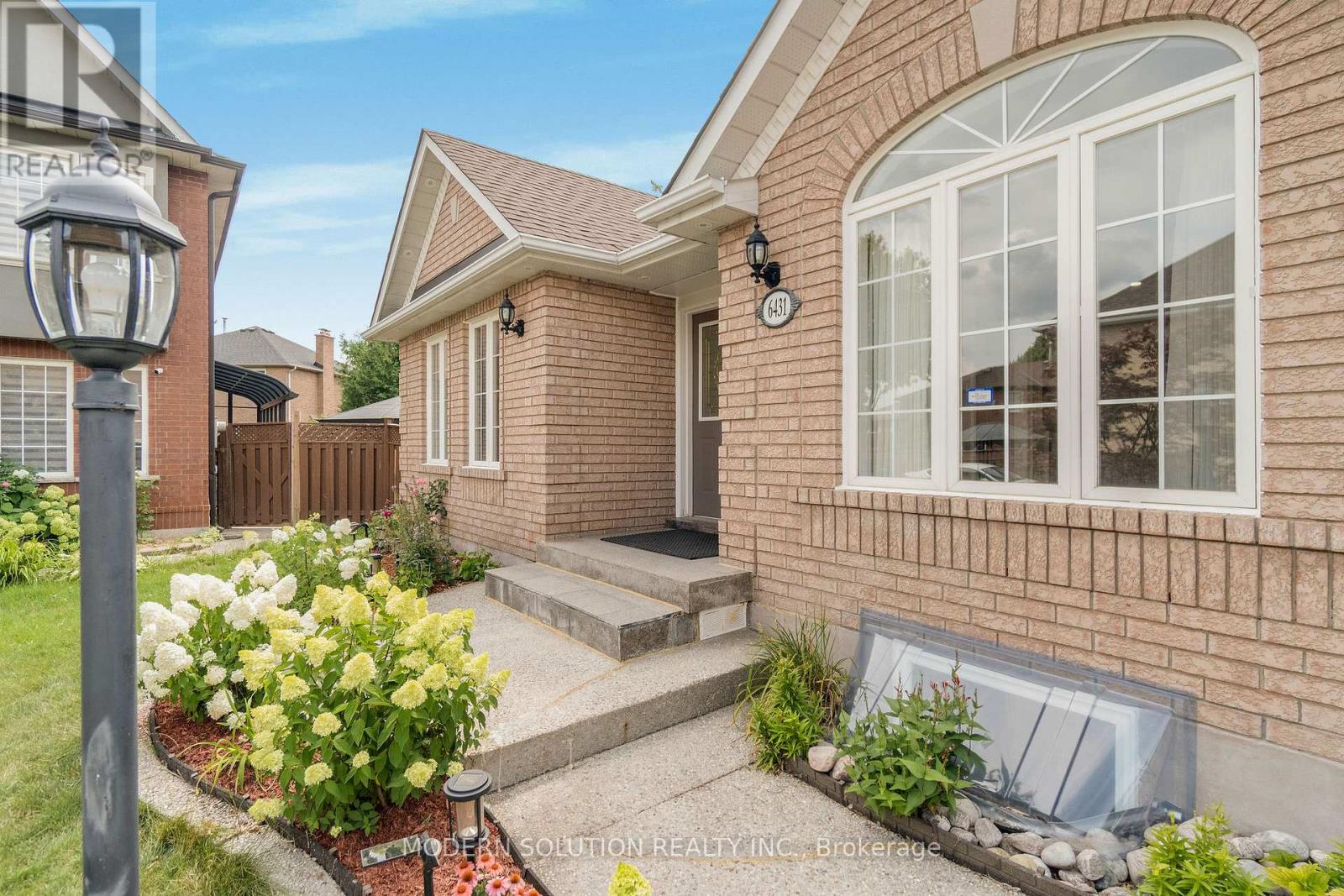 6431 Tenth Line W, Mississauga, Ontario  L5N 7J5 - Photo 4 - W12319306