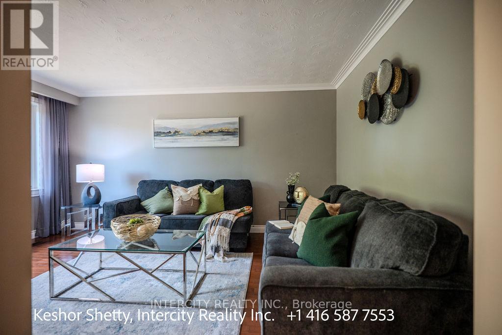 631 Trudale Court W, Oakville, Ontario  L6L 4H2 - Photo 10 - W12319390