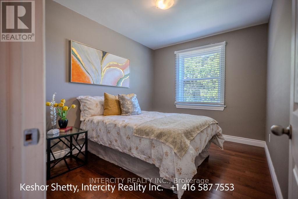 631 Trudale Court W, Oakville, Ontario  L6L 4H2 - Photo 16 - W12319390