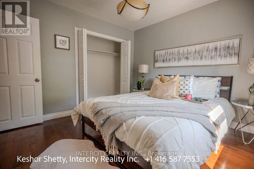631 Trudale Court W, Oakville, Ontario  L6L 4H2 - Photo 19 - W12319390